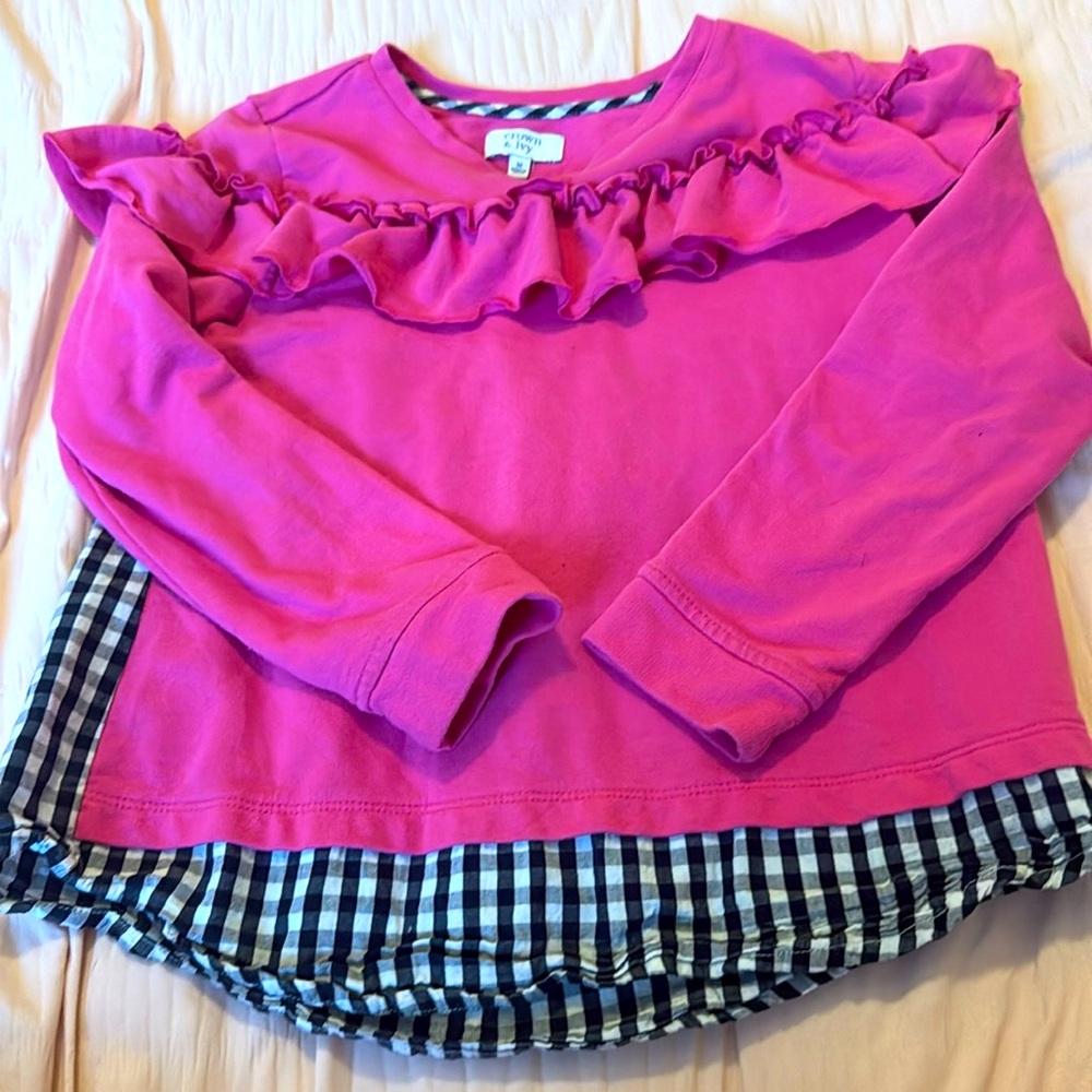 Crown & Ivy Neon Pink Heart Top Medium